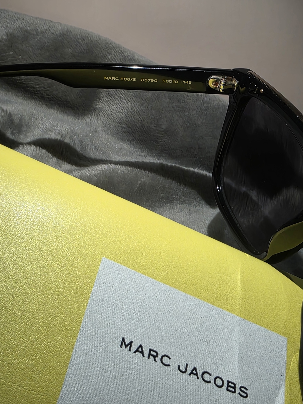 Marc Jacobs Black Oversized Square Sunglasses - Picture 5 of 7